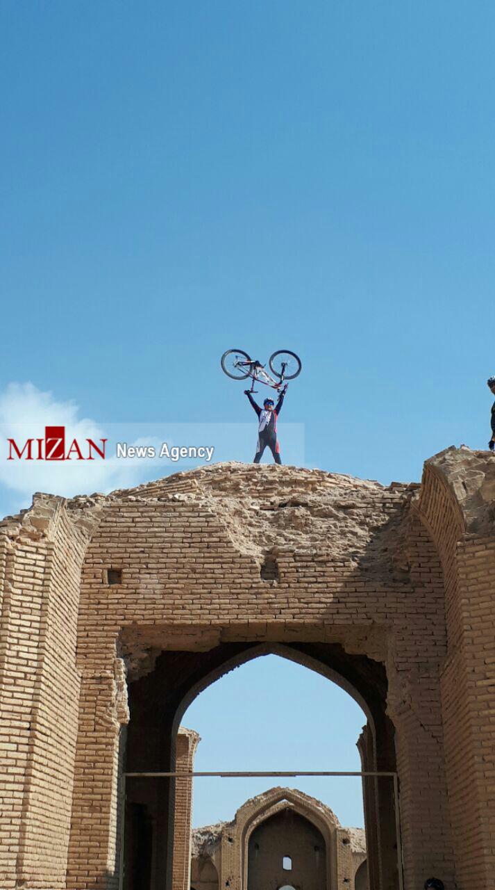 دوچرخه سوار بی شعور