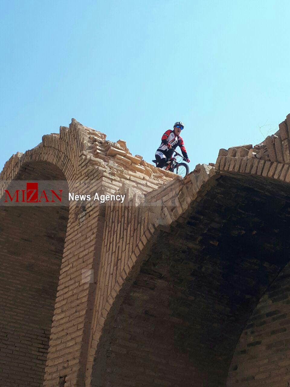 دوچرخه سوار بی شعور